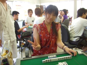 14巡目リーチツモ四暗刻。ついでに混一色も付いてます。